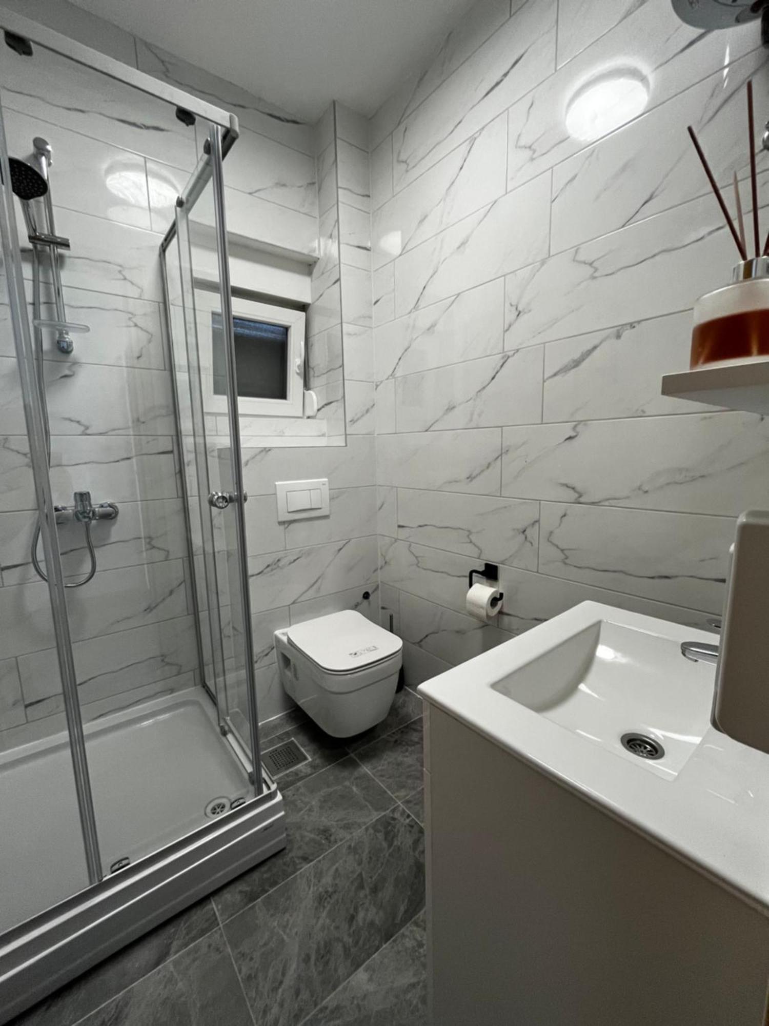 Twin Apartments Ivanica Exterior photo